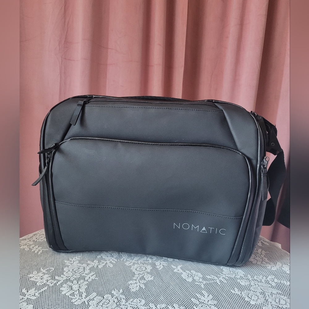 Nomatic Black Messenger Bag for Men - Picture 3 of 10